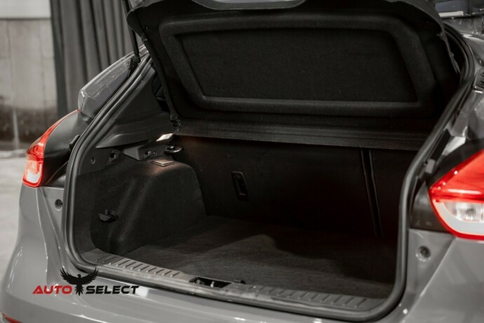 ford-focus-bensin-2016-big-11