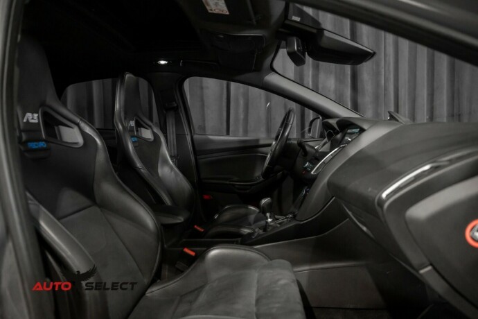 ford-focus-bensin-2016-big-20