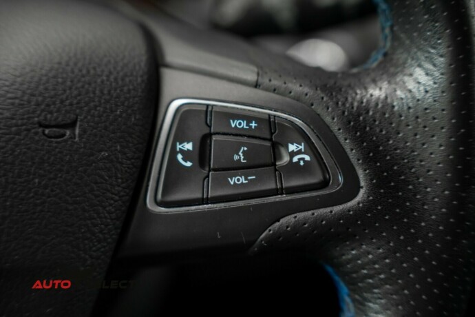 ford-focus-bensin-2016-big-33