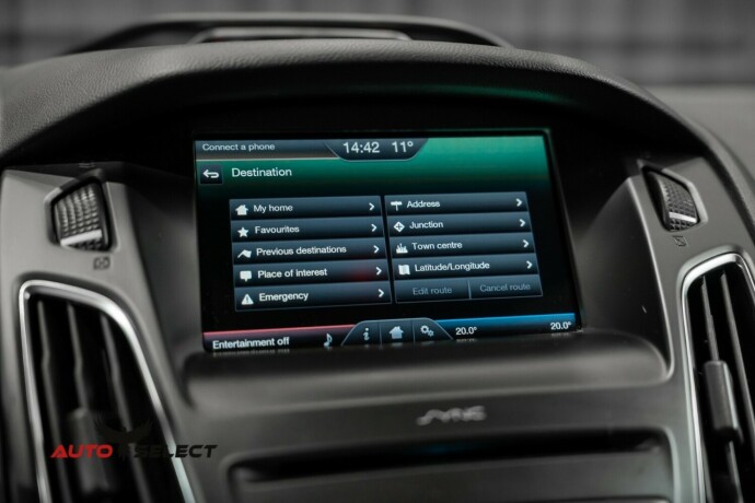 ford-focus-bensin-2016-big-41