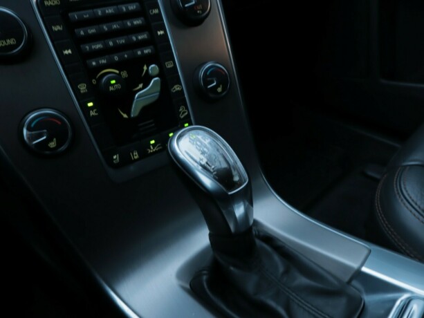 volvo-xc-60-diesel-2013-big-9