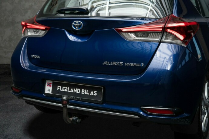 toyota-auris-elektrisitetbensin-2016-big-8