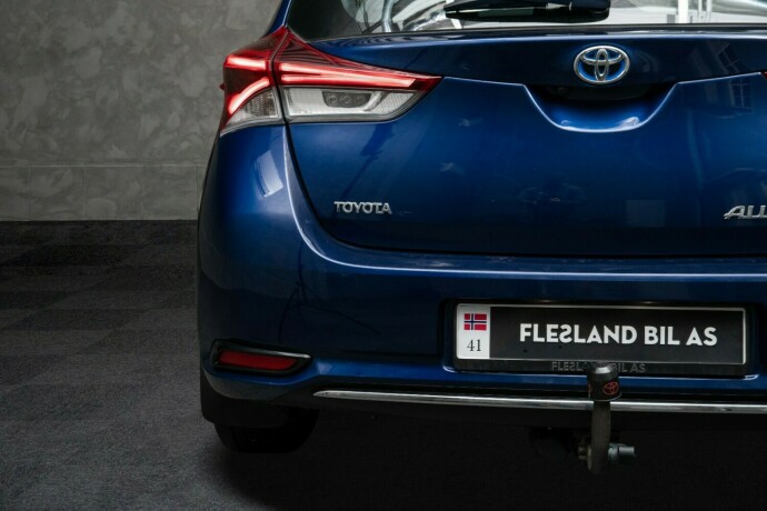 toyota-auris-elektrisitetbensin-2016-big-9