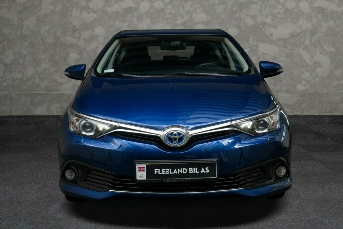 toyota-auris-elektrisitetbensin-2016-big-6