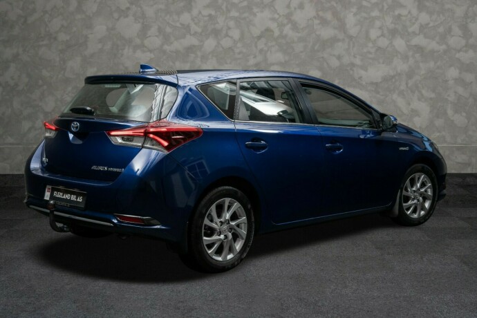 toyota-auris-elektrisitetbensin-2016-big-7