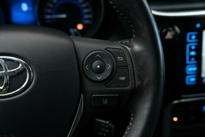 toyota-auris-elektrisitetbensin-2016-big-14