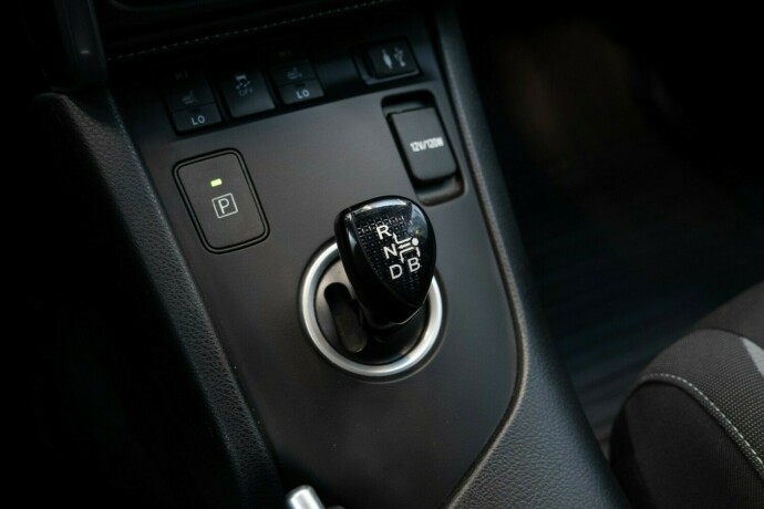 toyota-auris-elektrisitetbensin-2016-big-17