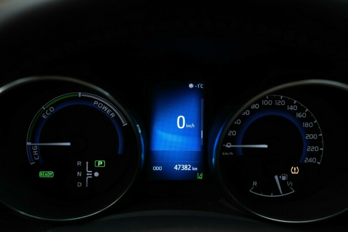 toyota-auris-elektrisitetbensin-2016-big-11