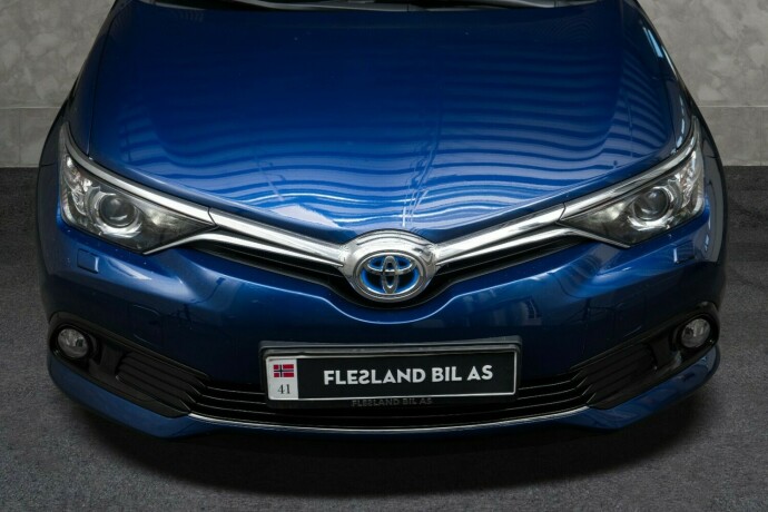 toyota-auris-elektrisitetbensin-2016-big-4