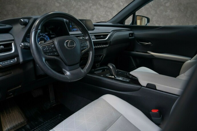 lexus-ux-elektrisitet-2021-big-24