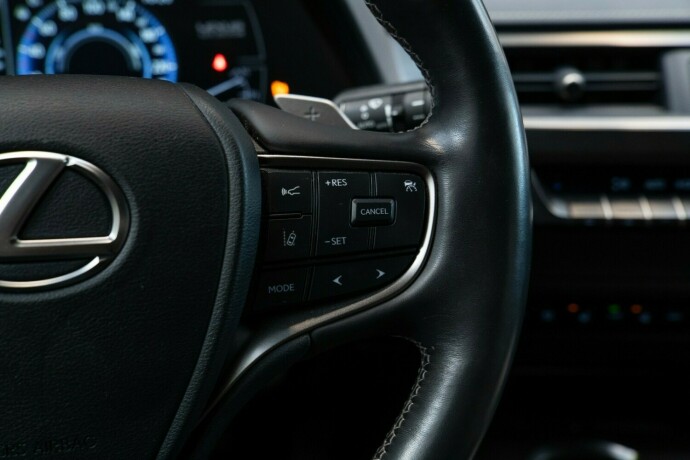 lexus-ux-elektrisitet-2021-big-14