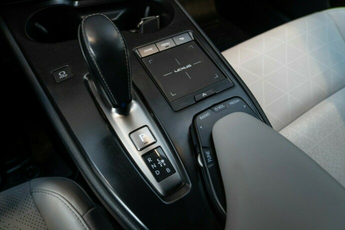 lexus-ux-elektrisitet-2021-big-17