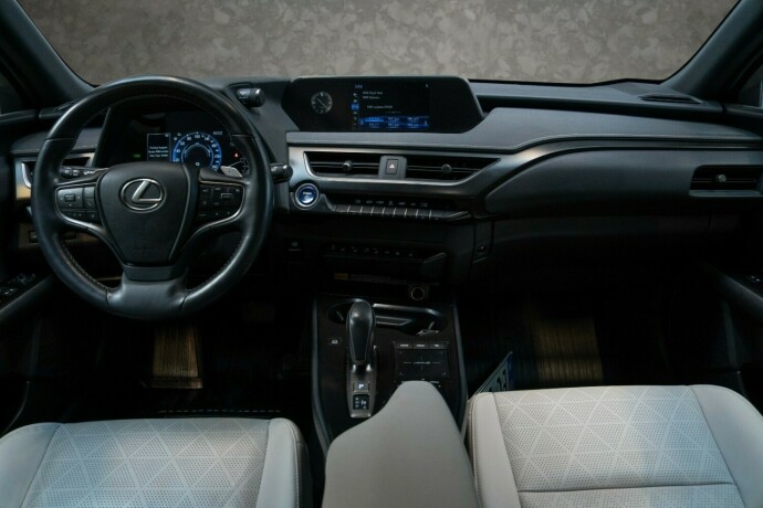 lexus-ux-elektrisitet-2021-big-27