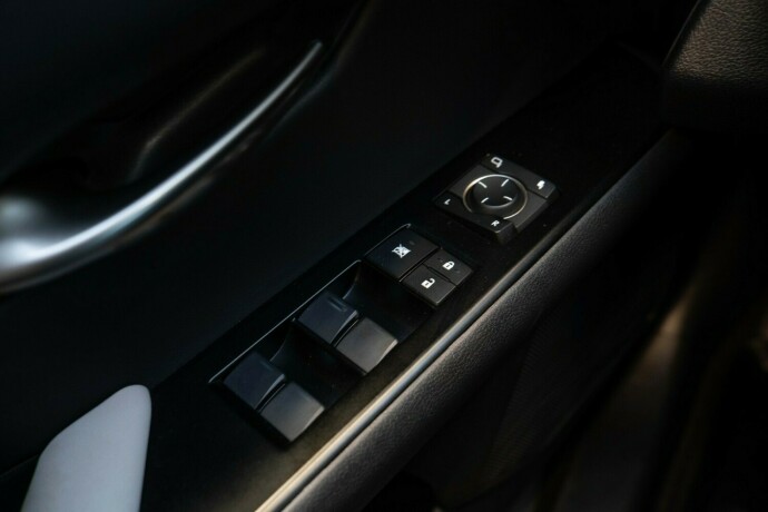 lexus-ux-elektrisitet-2021-big-21