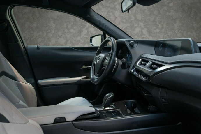 lexus-ux-elektrisitet-2021-big-29