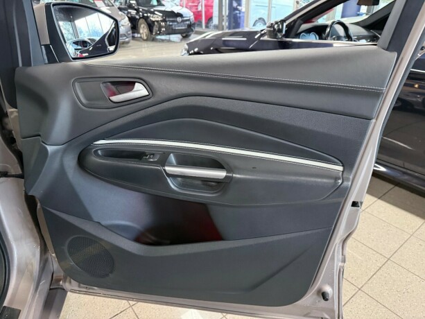 ford-kuga-diesel-2017-big-31