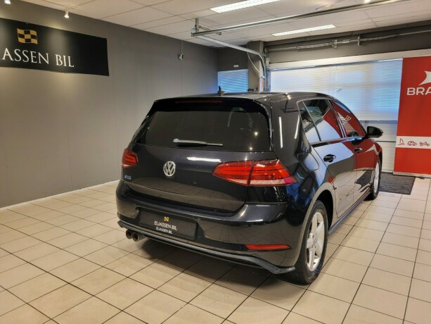 volkswagen-golf-elektrisitetbensin-2018-big-5