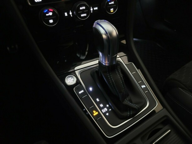 volkswagen-golf-elektrisitetbensin-2018-big-24