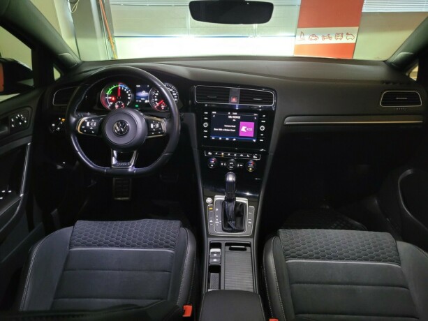 volkswagen-golf-elektrisitetbensin-2018-big-33