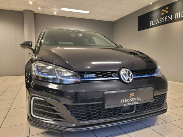 volkswagen-golf-elektrisitetbensin-2018-big-9