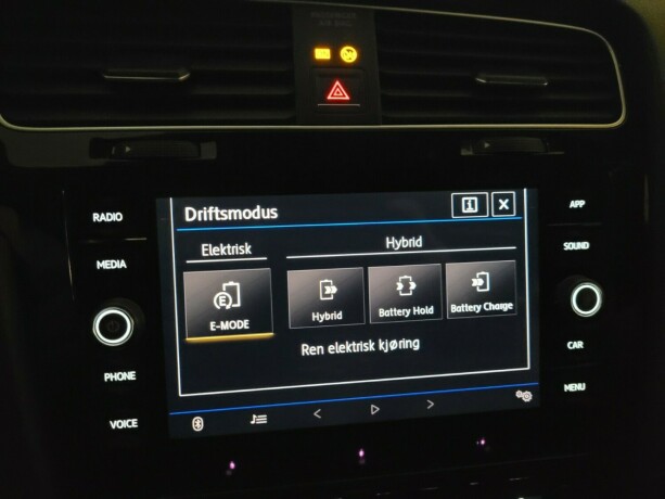 volkswagen-golf-elektrisitetbensin-2018-big-25