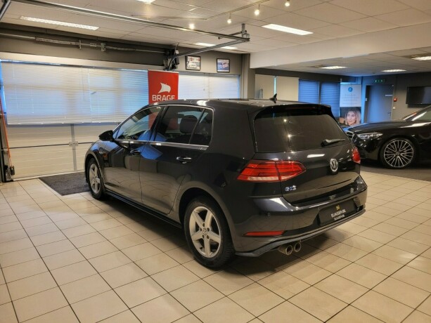 volkswagen-golf-elektrisitetbensin-2018-big-6