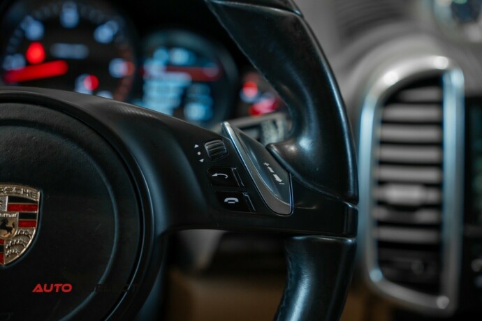 porsche-cayenne-diesel-2015-big-38