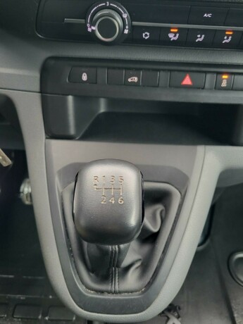 peugeot-expert-diesel-2018-big-22