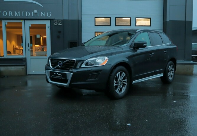 volvo-xc-60-diesel-2013-big-0