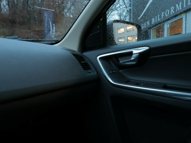 volvo-xc-60-diesel-2013-big-12