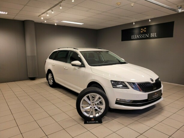 skoda-octavia-bensin-2018-big-0