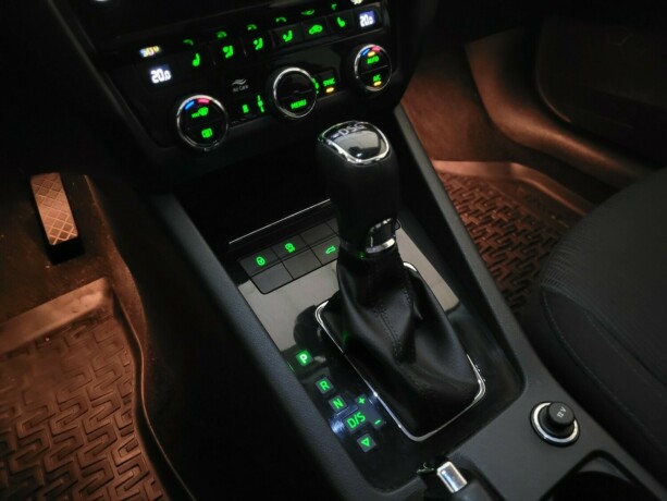 skoda-octavia-bensin-2018-big-22