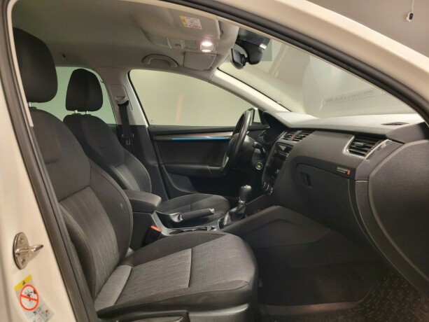 skoda-octavia-bensin-2018-big-12