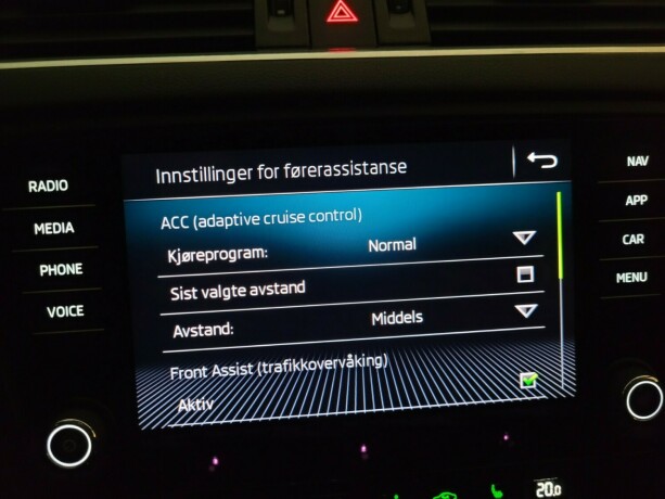 skoda-octavia-bensin-2018-big-30