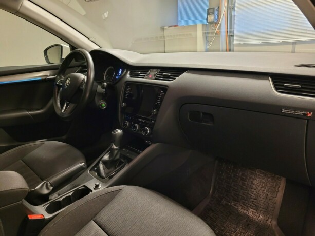 skoda-octavia-bensin-2018-big-13