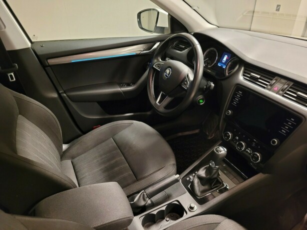 skoda-octavia-bensin-2018-big-14