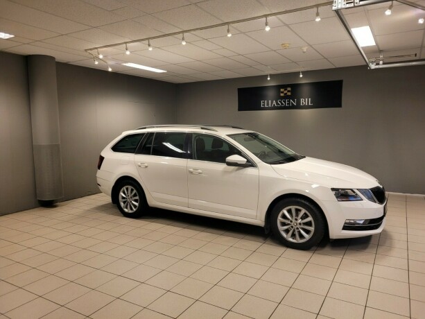 skoda-octavia-bensin-2018-big-3