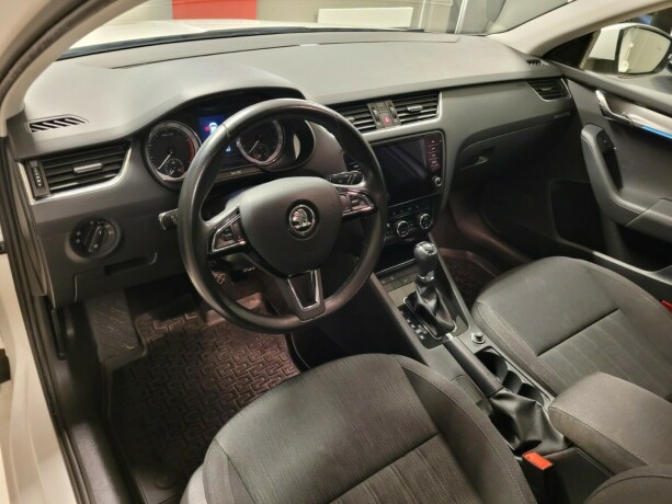 skoda-octavia-bensin-2018-big-21