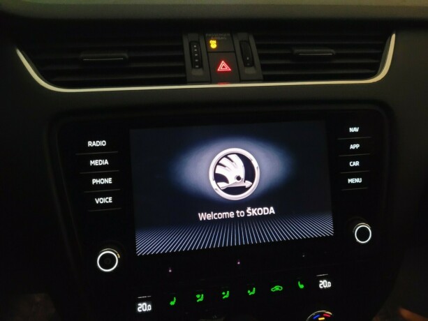 skoda-octavia-bensin-2018-big-23