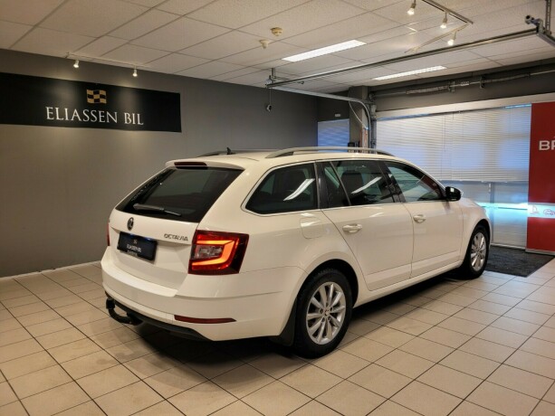 skoda-octavia-bensin-2018-big-5