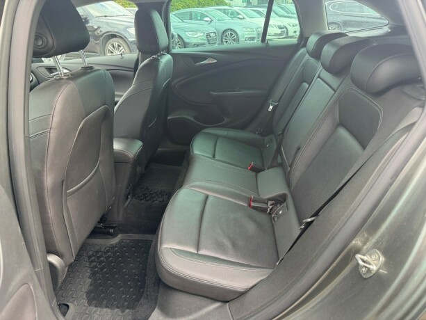 opel-astra-bensin-2017-big-15