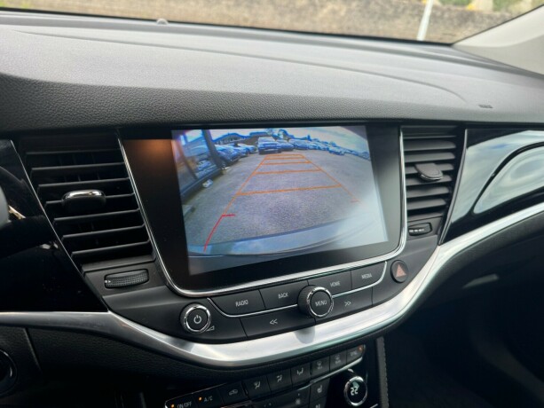 opel-astra-bensin-2017-big-10