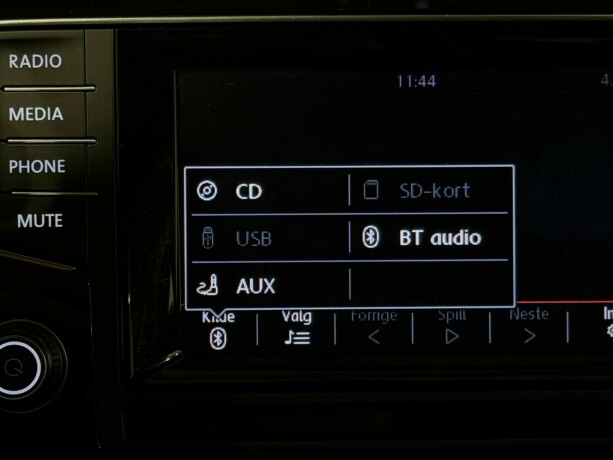 volkswagen-golf-diesel-2014-big-17