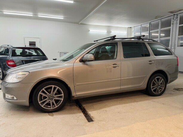 skoda-octavia-diesel-2010-big-1
