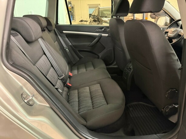 skoda-octavia-diesel-2010-big-11