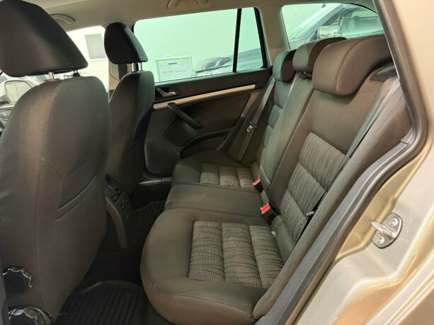 skoda-octavia-diesel-2010-big-13