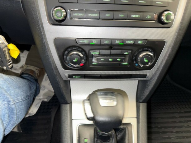 skoda-octavia-diesel-2010-big-22