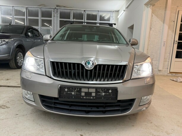 skoda-octavia-diesel-2010-big-7
