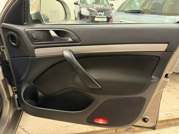 skoda-octavia-diesel-2010-big-8