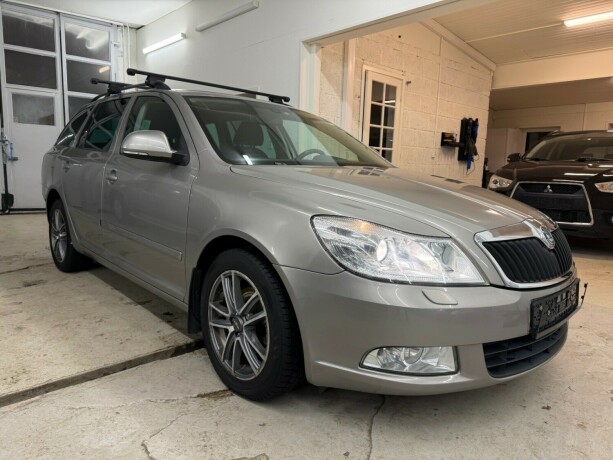 skoda-octavia-diesel-2010-big-6